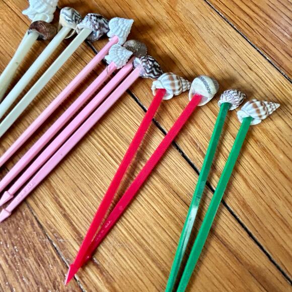 Set of 12 Vintage Shell Drink Picks – Coastal Tiki Party Seashell Cocktail Picks - Picture 5 of 11